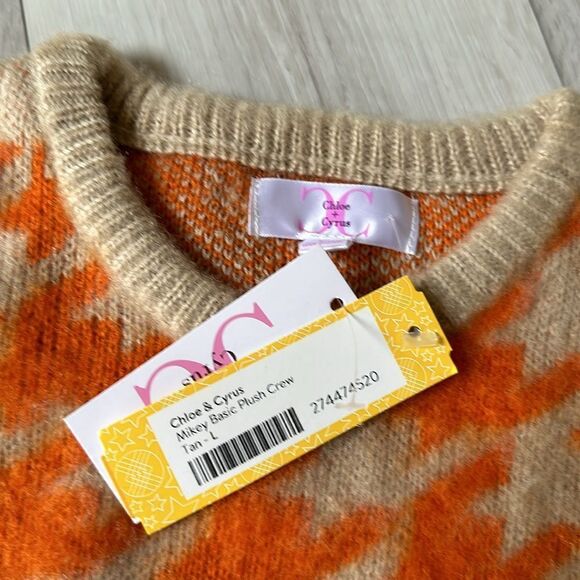 Chloe & Cyrus Mikey Basic Plush Crew Tan/Orange L Stitch Fix Nwt - Picture 3 of 4